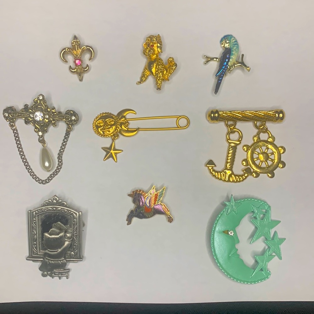 Vintage 70’s, 80’s, 90’s set of 9 brooches